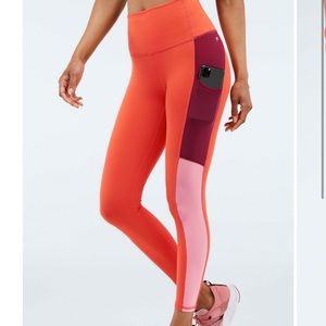 Fabletics On-the-Go Ultra High-Waisted 7/8 Legging